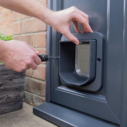 Derë automatike për mace SureFlap Microchip Cat Flap, e bardhë