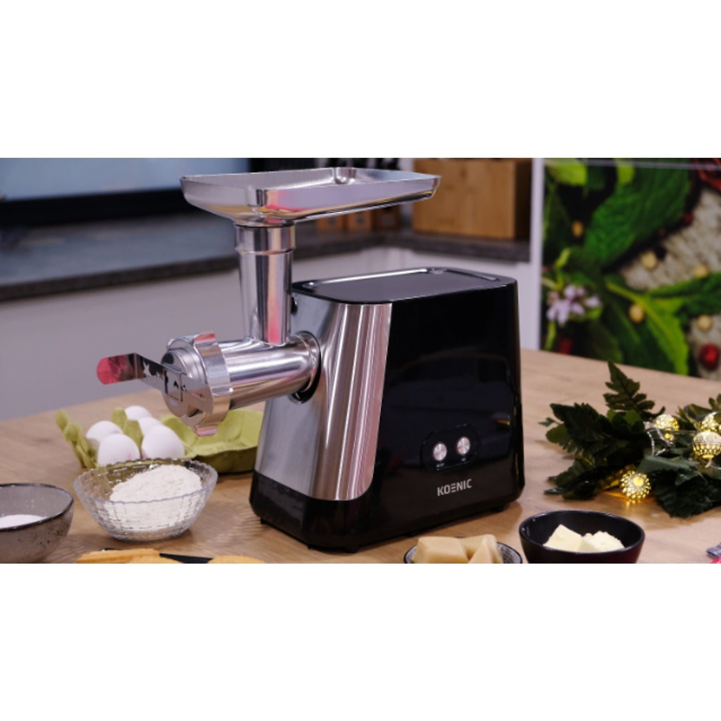 Makinë për bluarje mishi KOENIC KMG 4151 B, 2000 W, inox/zi